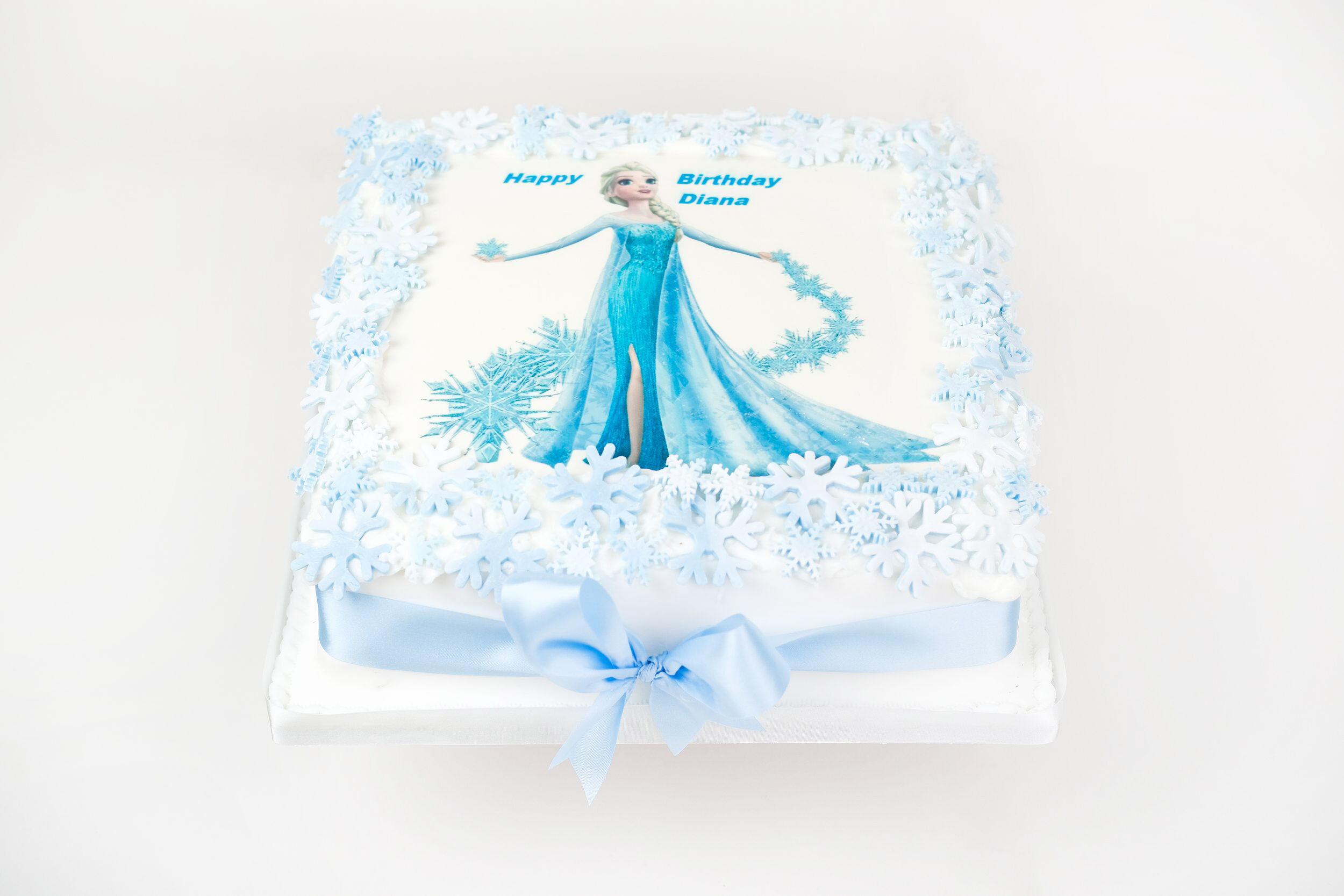 Frozen - Elsa design fresh cream cake | Doll cake, Elsa frozen, Fresh cream