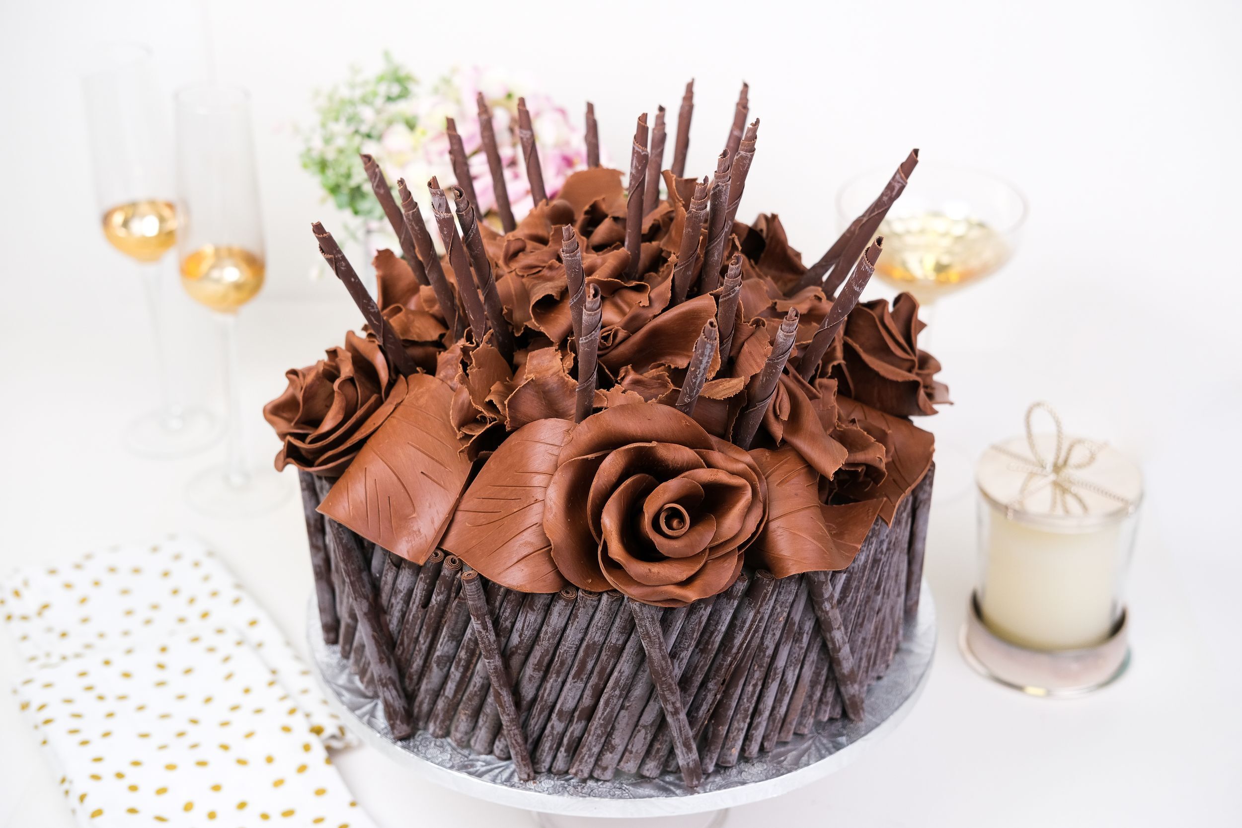 Rose Cake Studio - Dutch chocolate cake🎂 With the classic rose design on  the top☺️ Dm-7009621493. . . . . . . Cakes#chocolateroses#cakeinspo  #creamcake #creamart #caketrends #eggless #fondant #nonfondant #tallcake  #cakeides #cakephotography #